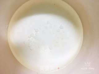 黑芝麻馅糖糕的做法步骤：1
