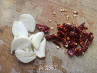 鸭血炒大蒜的做法步骤：5