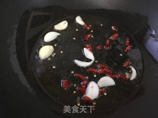 鸭血炒大蒜的做法步骤：8