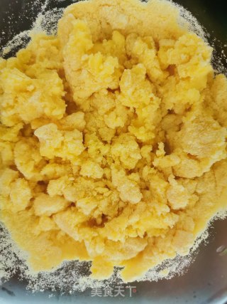 鸡肉炖猴头菇贴饼的做法步骤：1
