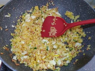 黄金蛋炒饭的做法步骤：11