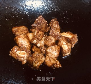 土豆焖排骨的做法步骤：3