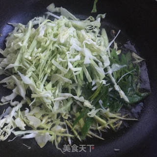 青蒜包菜炒饸饹的做法步骤：5