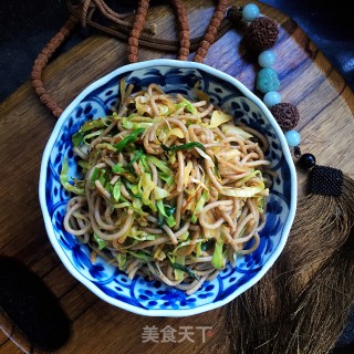 青蒜包菜炒饸饹的做法步骤：9