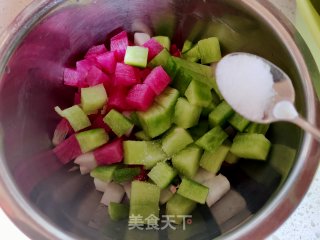 凉拌三色萝卜的做法步骤：3