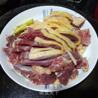 山药番鸭煲的做法步骤：1