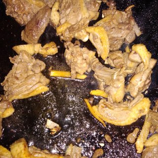 山药番鸭煲的做法步骤：6