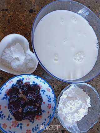 车厘子牛奶条的做法步骤：1