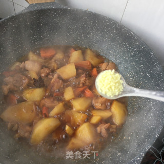 土豆烧辣兔腿的做法步骤：21