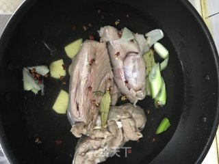 白煮羊肉的做法步骤：3