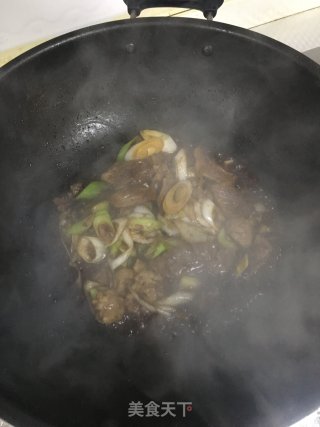 葱爆白切羊肉的做法步骤：4
