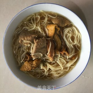 菌菇瘦肉面的做法步骤：6