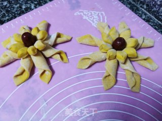 南瓜枣花馍的做法步骤：17