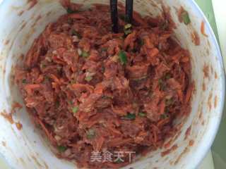 胡萝卜鲜肉包子的做法步骤：5