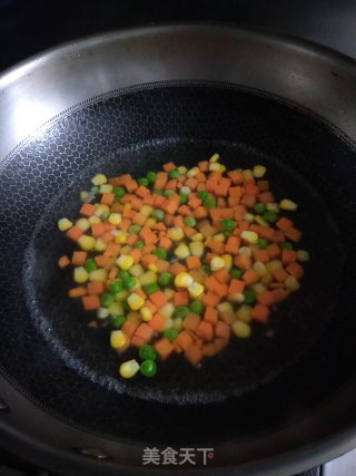 腊肠蛋炒饭的做法步骤：5