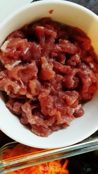 鱼香肉丝的做法步骤：1