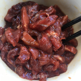 香芹炒牛肉的做法步骤：6