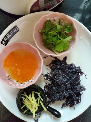 紫菜蛋花香菜汤的做法步骤：1