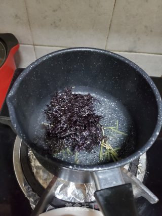 紫菜蛋花香菜汤的做法步骤：3