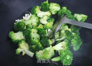 蒜蓉西兰花的做法步骤：6