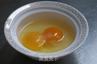 鸡蛋菠菜饼的做法步骤：1