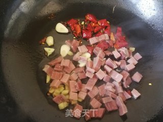 花菜炒火腿丁的做法步骤：7