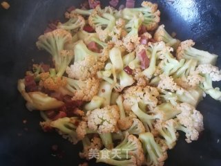 花菜炒火腿丁的做法步骤：10