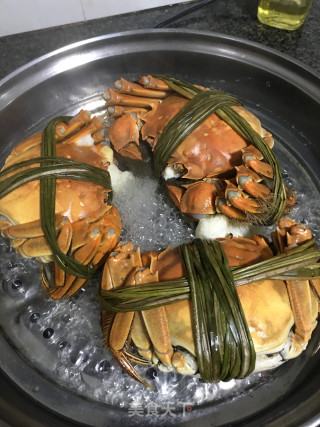 清蒸阳澄湖大闸蟹的做法步骤：2
