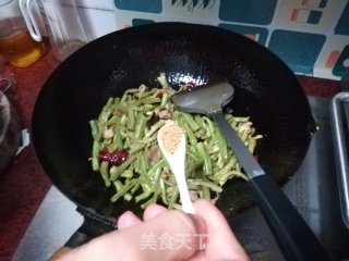 五花肉炒贡菜干的做法步骤：8