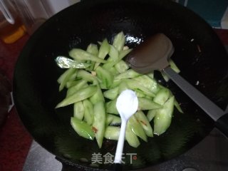 牛肉炒黄瓜的做法步骤：7