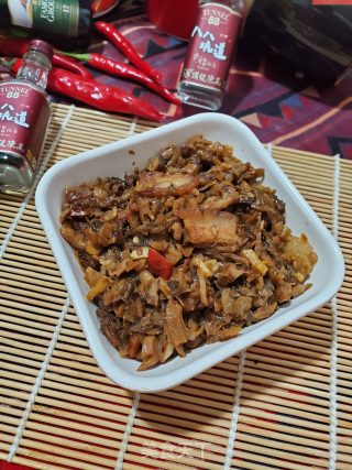 五花肉炒咸菜的做法步骤：11