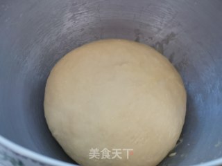 牛奶蜂蜜大麻花的做法步骤：2