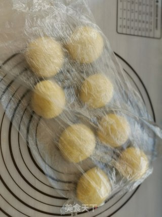 牛奶蜂蜜大麻花的做法步骤：4
