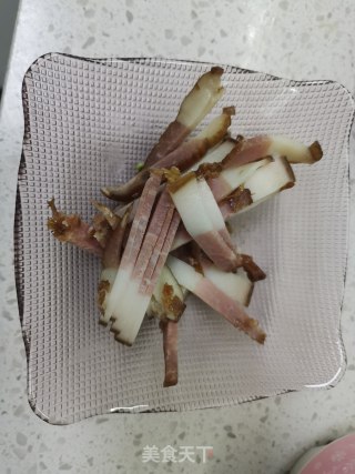四季豆炒腊肉的做法步骤：2