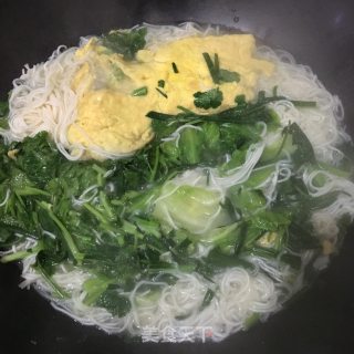 香葱时蔬柴鸡蛋汤面的做法步骤：8