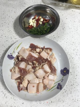 包菜炒肉的做法步骤：3