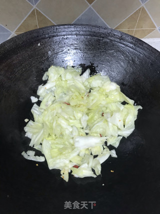 包菜炒肉的做法步骤：5