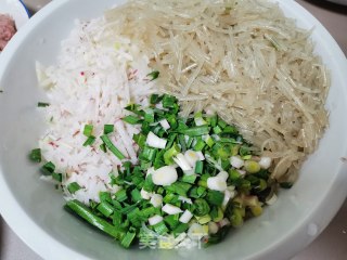 猪肉粉丝包的做法步骤：2