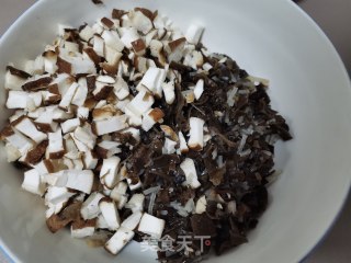 猪肉粉丝包的做法步骤：3