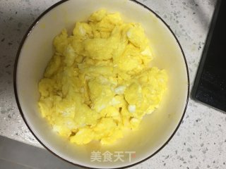 金针菇炒鸡蛋的做法步骤：5