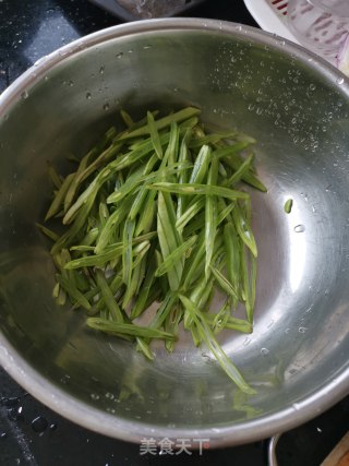 扁豆丝炒肉的做法步骤：3