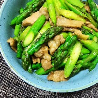 芦笋炒肉的做法步骤：4
