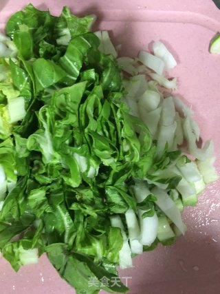 青菜炒饭的做法步骤：1