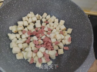 煎馒头丁的做法步骤：5