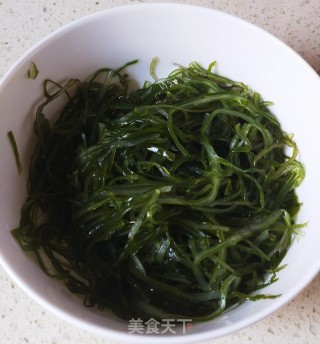 海藻凉拌菜的做法步骤：1