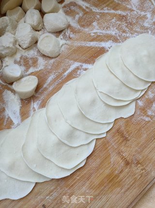 蘑菇韭菜猪肉水饺的做法步骤：9