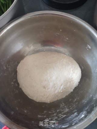烙韭菜盒子的做法步骤：2
