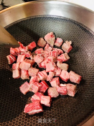 咖喱牛肉的做法步骤：2