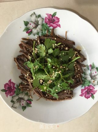 手撕香菜卤牛肉的做法步骤：3