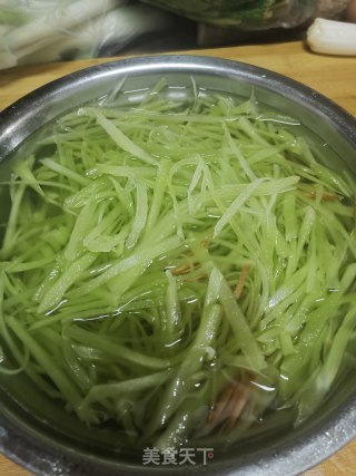 家常菜之——凉拌笋丝的做法步骤：2